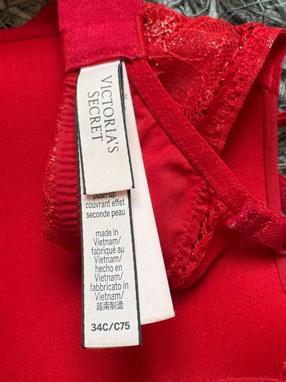 Victoria's Secret Women's Tshirt Push-Up Bra - Picture 4 of 6